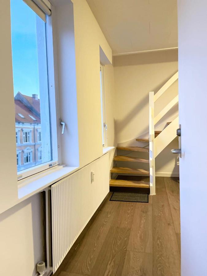 Scandinavian Apartment Hotel - Lunden 1 - Central 3 Bedroom Apartment On Two Floors Horsens Esterno foto